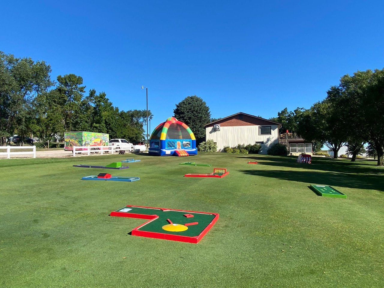 portable mini golf available for rent in Minnesota
